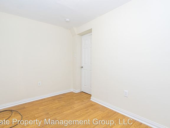 4th image of 4928 Walton Ave #1