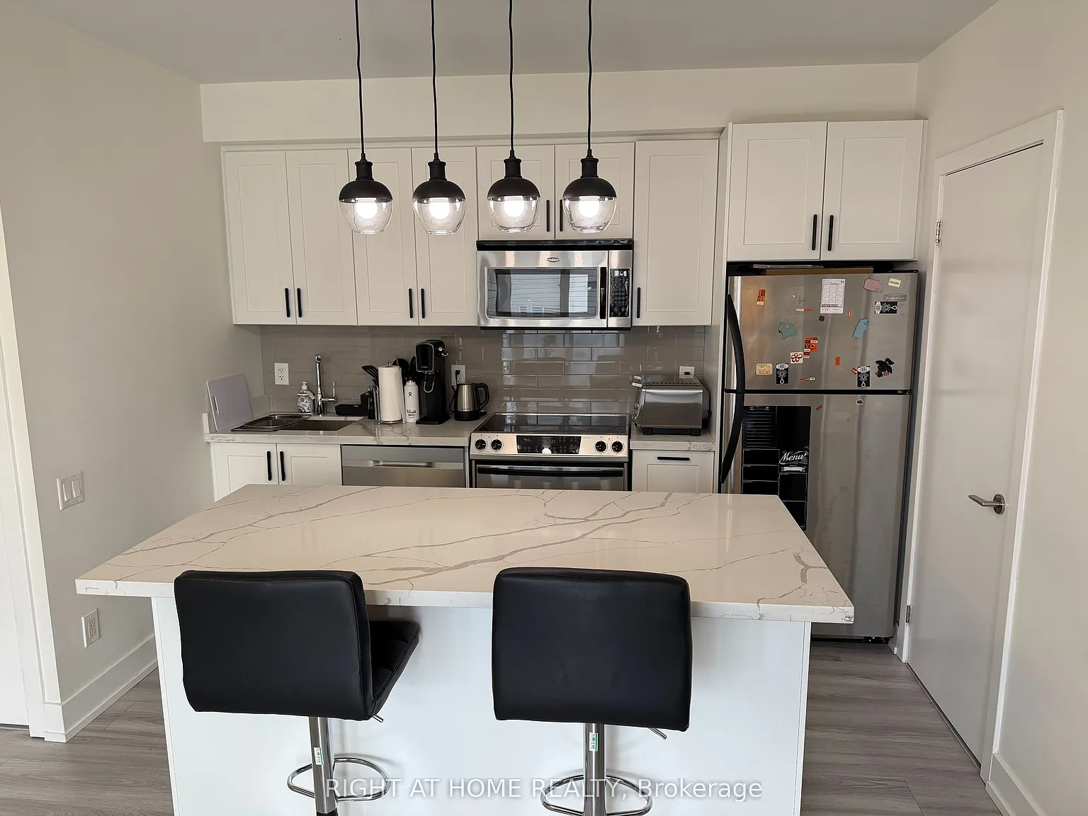 2 bed, $3,000 — Photo 3