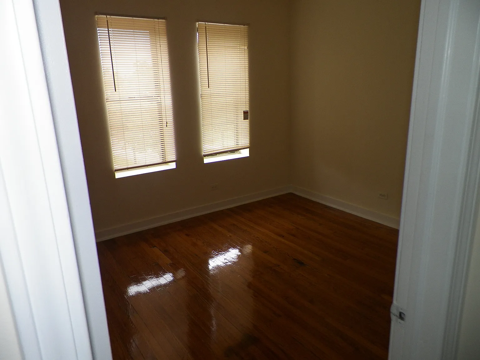 6701-03 S Parnell Ave — Photo 3