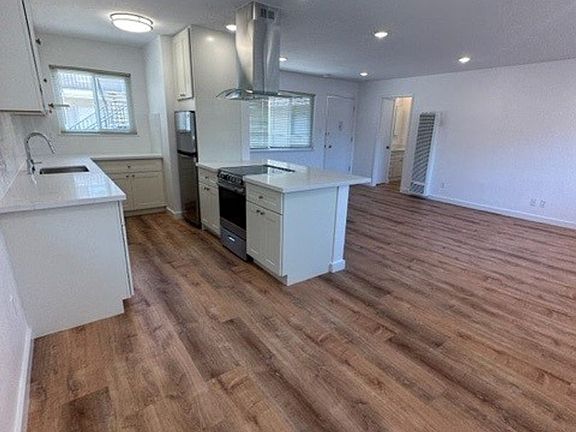 4th image of 1205 Geraldine Way APT 1
