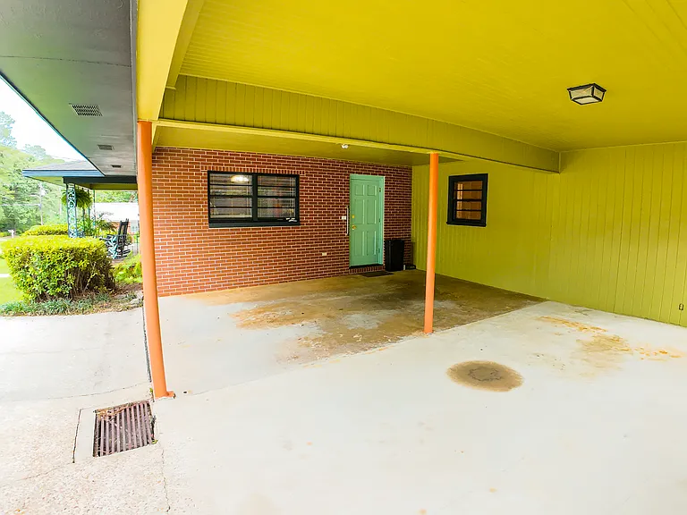 110 Willow Dr — Photo 39