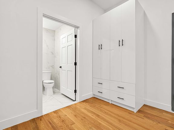 4th image of 1497 Myrtle Ave #1A