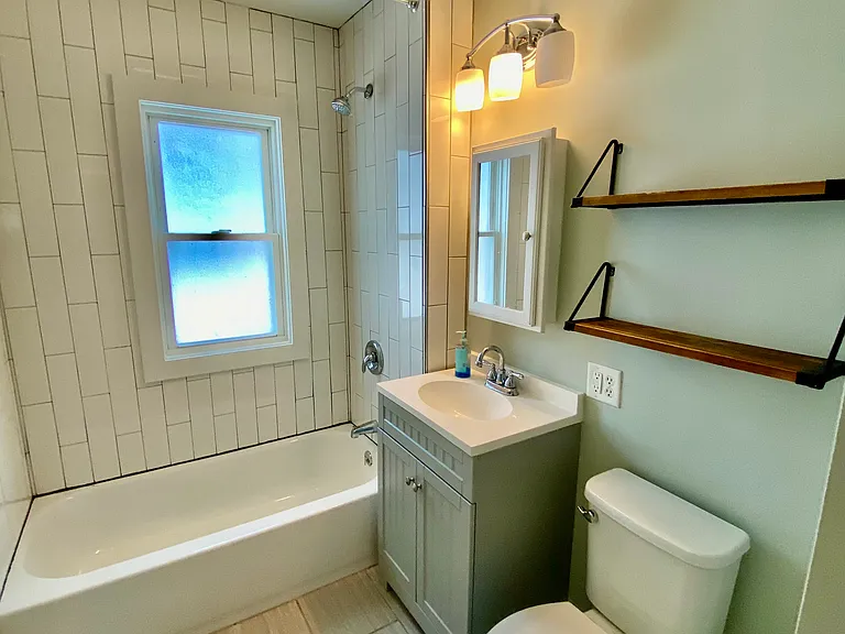 250 Woodbine Ave #1 — Photo 14