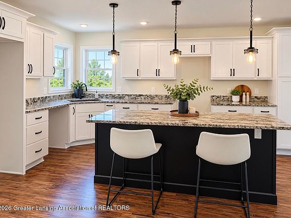 3rd image of 4033 Eastbridge Circle Rd