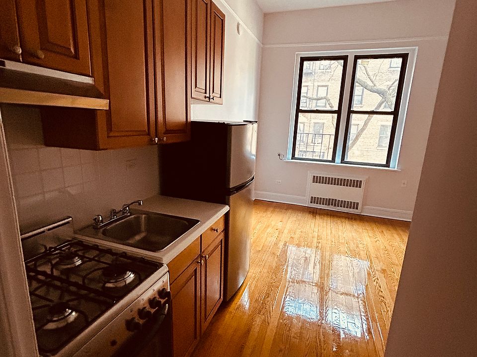 1st image of 369 W 51st St #2P