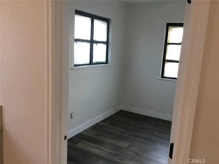 1574 N Orange Grove Ave — Photo 23