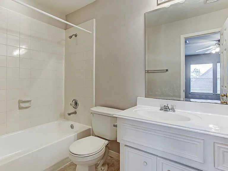 1413 W Webster St — Photo 11