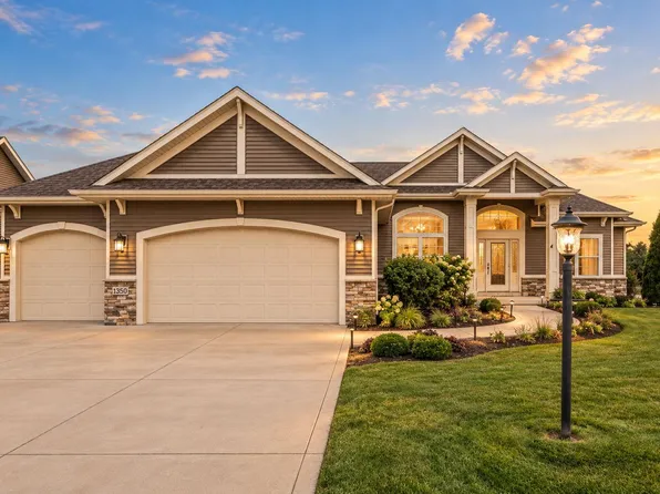 1350 Treviso Bay Dr, Valparaiso, IN 46385