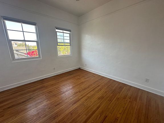 3rd image of 843-849 Belmont Ave #849-1/2