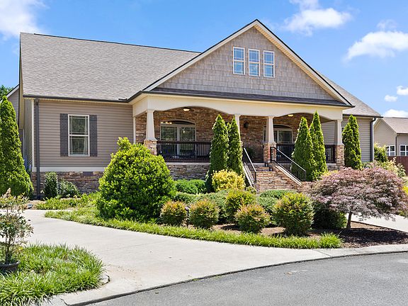 2nd image of 46 W Acorn Dr