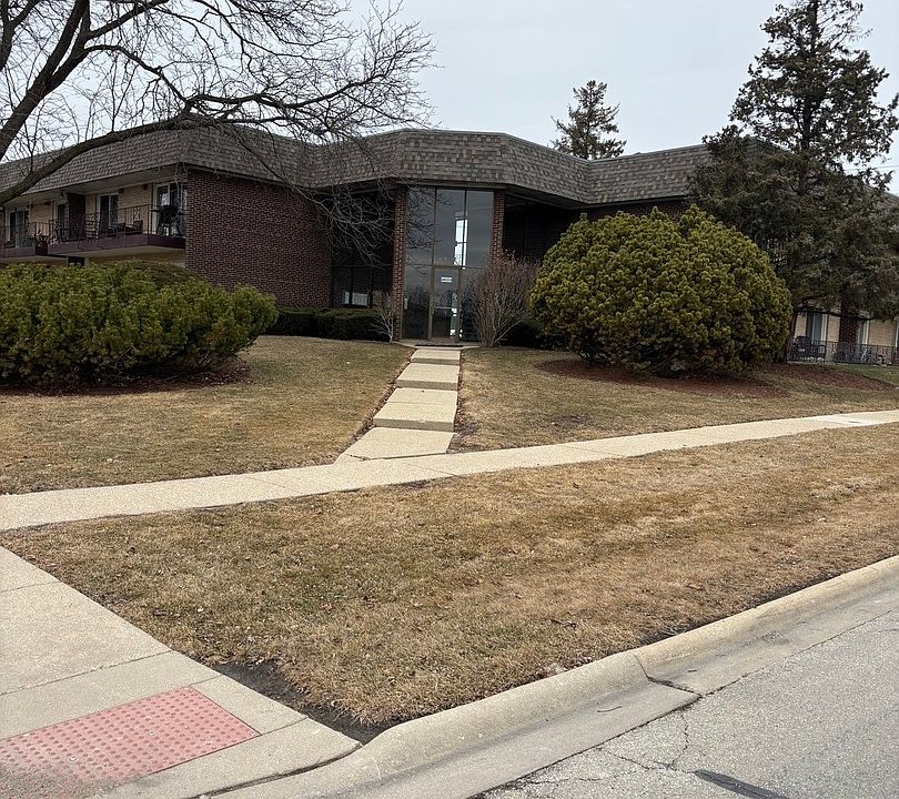 1st image of 3N550 Crown Rd APT 14