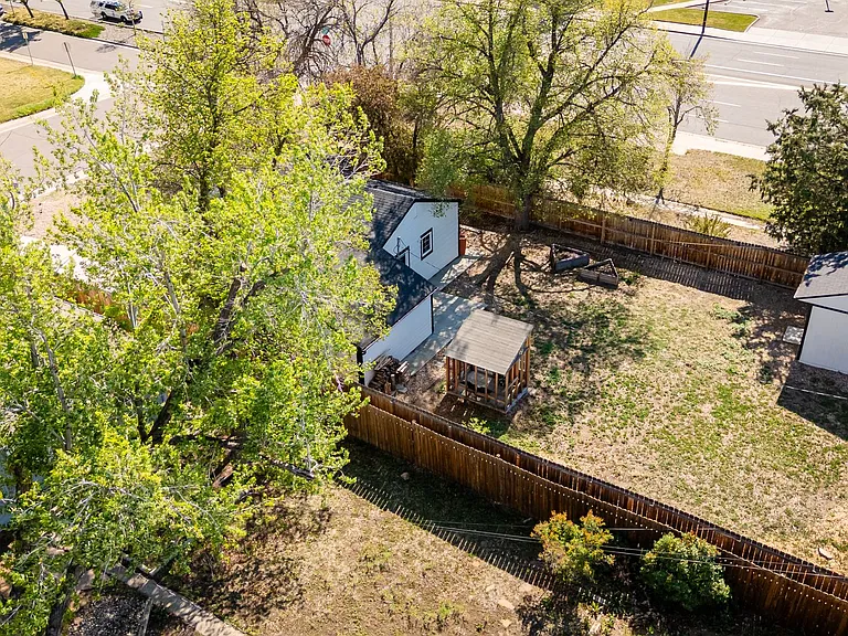 4001 E Cornell Ave — Photo 33