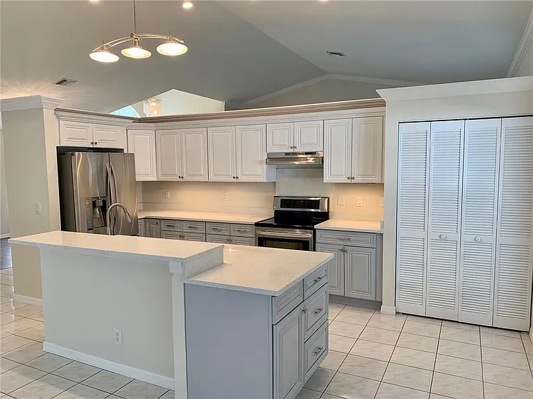 10841 Fox Glen Dr — Photo 4