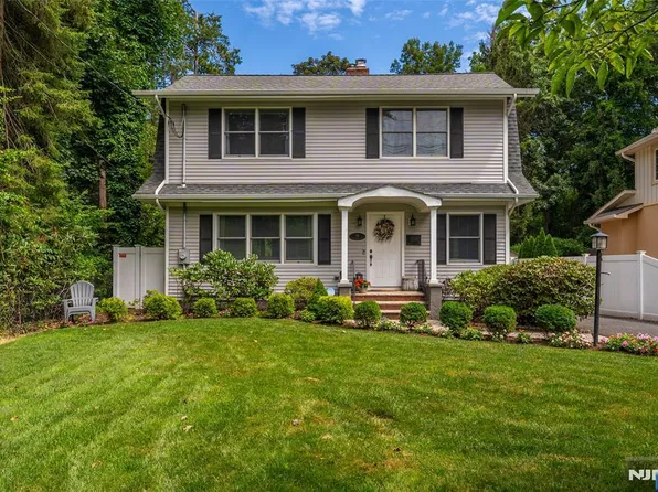 90 Washington Ave, Hillsdale, NJ 07642