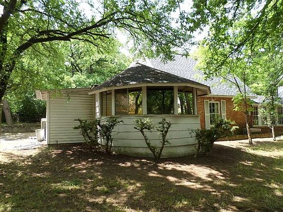 4th image of 1200 Shannon Ln