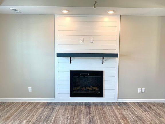 5th image of 448 Ayden Ln