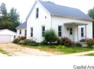 307 S East St, Farmersville, IL 62533