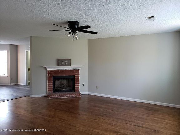 4th image of 10207 Amanda Dr