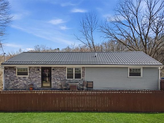 2nd image of 181 Foxwood Rd