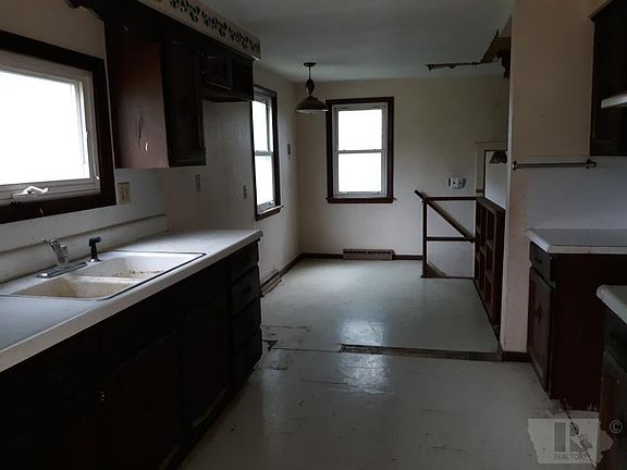 2nd image of 117 W South Ave