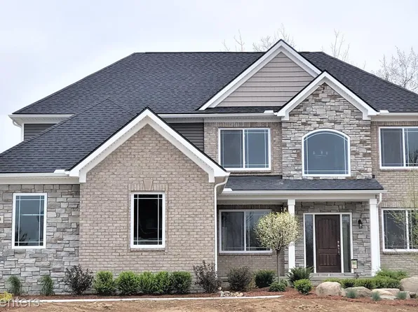 725 Marlayna Dr, Oxford, MI 48371