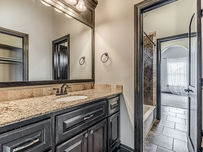 13609 Gentry Dr — Photo 22
