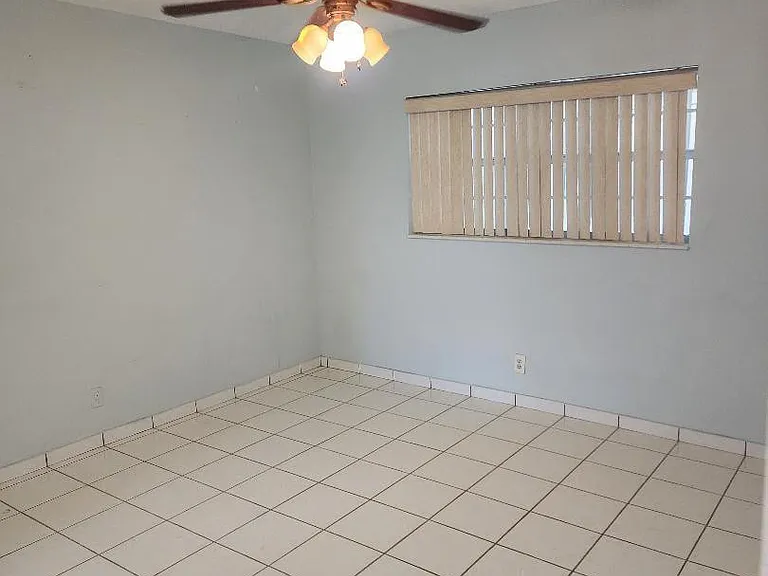 5031 W Oakland Park Blvd #307 — Photo 3