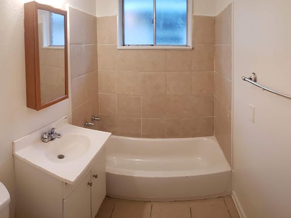 3rd image of 4714 Shalimar Dr