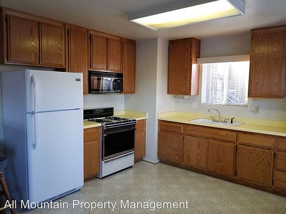 3rd image of 1045 E Country Club Blvd
