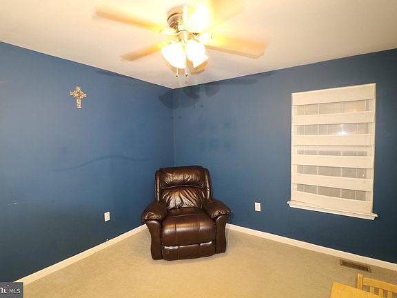 5th image of 2037 Easy St