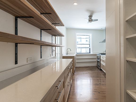 5th image of 1215 W Lunt Ave APT 1A