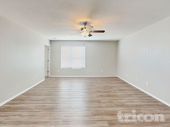 3rd image of 933 Mailwood Dr