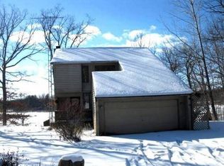 14298 Lakeshore Dr, Holly, MI 48442