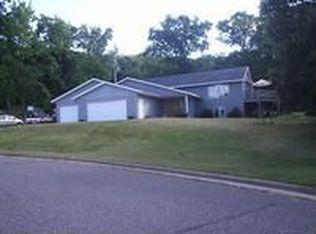 3205 Northstar Dr, Eau Claire, WI 54703