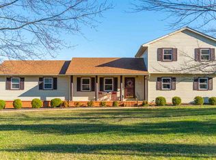 596 Augusta Farms Rd, Waynesboro, VA 22980