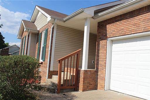 3rd image of 336 Brook Mead Dr