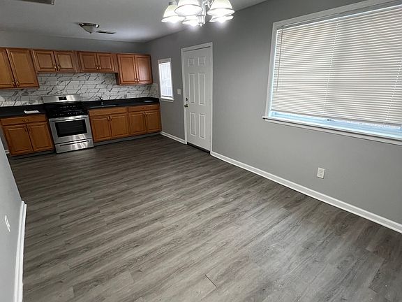 4th image of 3193 W 61st St