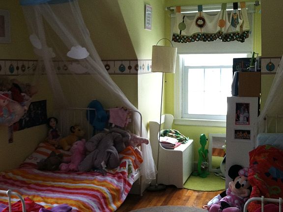 2nd Upstairs Bedroom