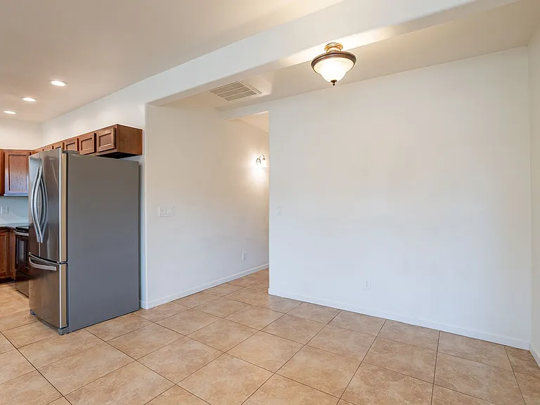 436 E. Waverly St. — Photo 5