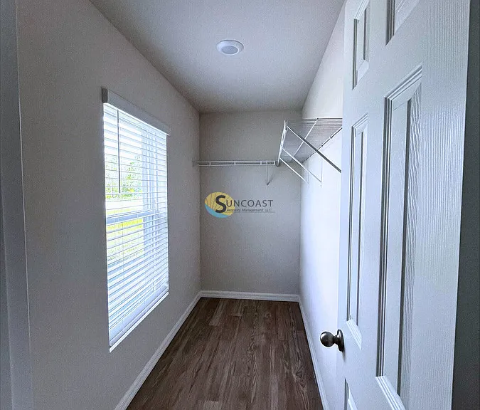 353 Reeves St — Photo 6