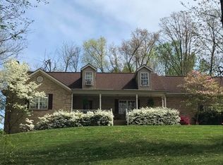 907 Red Hill Rd, Vesuvius, VA 24483