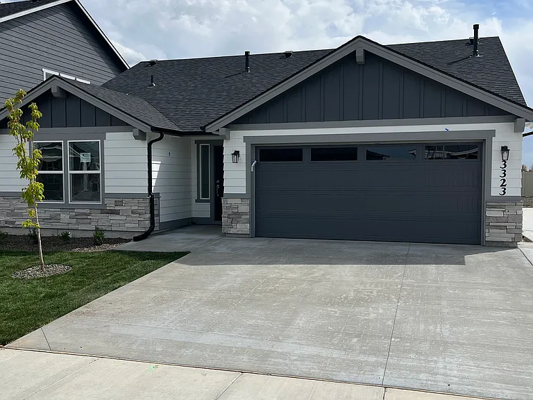 3323 E Fitz Roy Pl — Photo 1