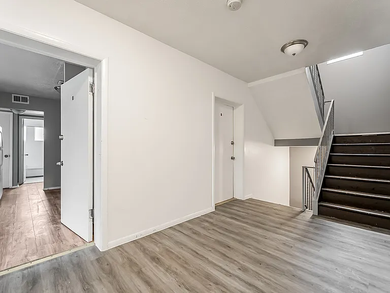 14918 Milverton Rd #2 — Photo 3