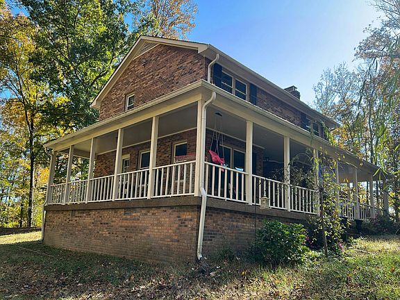 3rd image of 1055 Overlook Dr