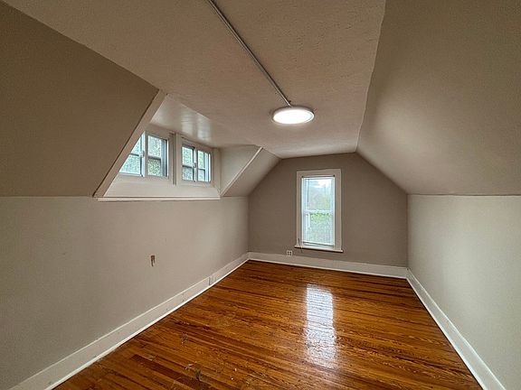 5th image of 521 Caroline St #1