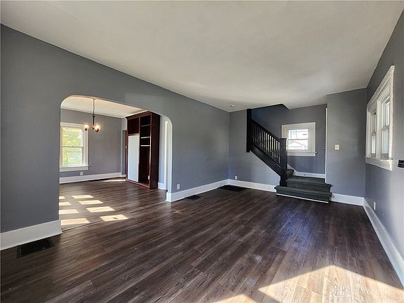 2nd image of 2405 Ulrich Ave