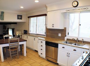 2S725 Cree Ln, Wheaton, IL 60189