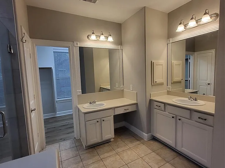 606 Admiral Bay Ln — Photo 26