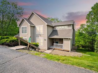 338 Poplar Ct, Tannersville, PA 18372