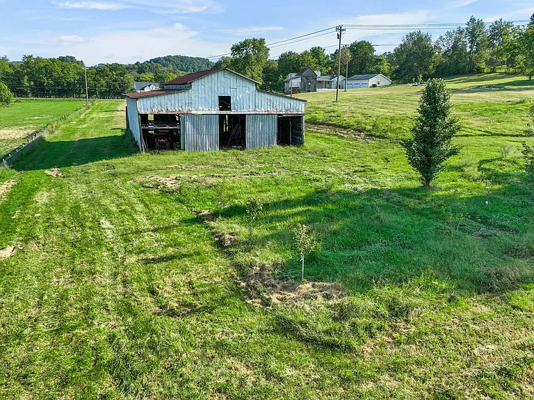 4861 Bethesda Rd — Photo 80